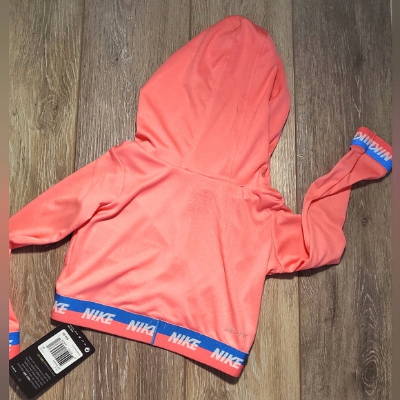Nike DRI-FIT pullover, hooded, cropped long sleeve workout top. Sizes 2T, 4T - Picture 3 of 16
